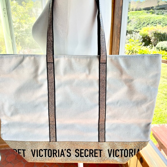 NWT Victoria's Secret tote with sparkling trim - Picture 5 of 6